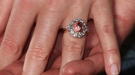 Princess Eugenie's engagement ring.  NOT MY PHOTO!! It is a padparadscha sapphire Princess Eugenie Engagement Ring, Kate Middleton Engagement Ring, Savannah Phillips, Royal Engagement Rings, Royal Rings, Pink Sapphire Ring Engagement, Engagement Ring Inspiration, Engagement Ring Photos, Ring Styles