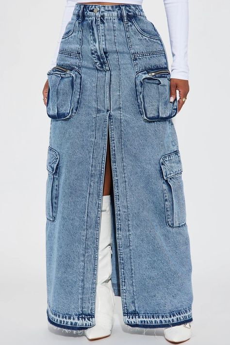 Jean Skirts For Plus Size Women, Jean Cargo Skirt Outfit, Maxi Cargo Skirt Outfit, Revamp Jeans, Denim High Fashion, Maxi Jean Skirt Outfits, Jeans Skirt Outfit, Unique Skirts Design, Minimal Ideas