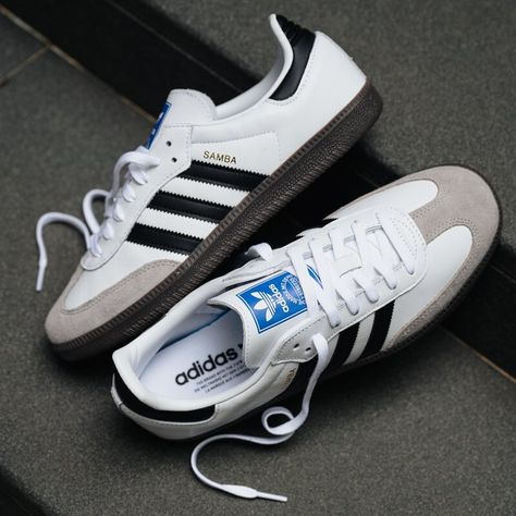 adidas Samba OG "Cloud White" now available online Adidas Platform Sneakers, Adidas Samba Og White, Adidas Nizza Platform, Royal Blue Sneakers, Samba Og Shoes, Adidas Store, Samba Shoes, Color Cloud, Adidas Samba Og