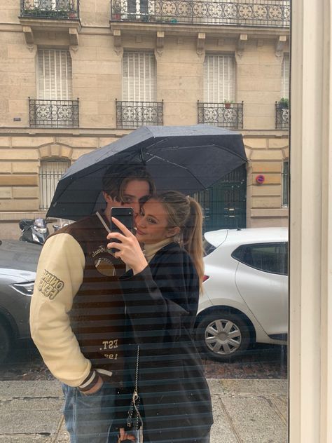 @joya.herze #love #aesthetic #paris #fashion Paris Boyfriend, Paris Couple Pictures, London Life Aesthetic, Zara Boyfriend, London Photo Ideas, Paris Instagram Pictures, London Couple, Winter London, Paris Photo Ideas