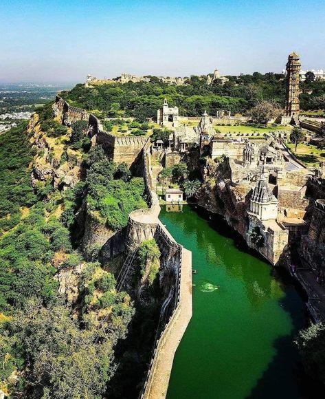 Chittorgarh Fort, North India, Indian Heritage, A Hill, Beautiful Places To Travel, Incredible India, India Travel, Unesco World Heritage Site, Unesco World Heritage