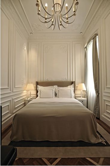 30 Stylish Interior Designs with Mouldings Muted Pallette, Bedroom Moulding, Charming Bedroom, Narrow Room, Tonal Colors, Narrow Rooms, Muted Palette, Statement Decor, French Style Homes