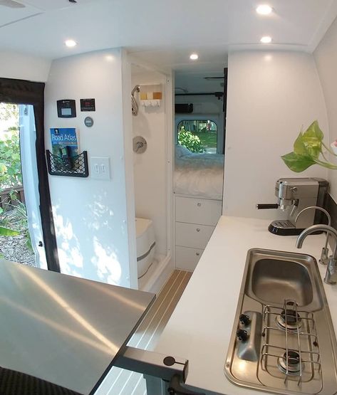 The most beautiful camper van bathroom designs with toilets and showers for the perfect #vanlife road trip. Get ideas for layout options and advice for living on the road as a solo traveler or with pets and friends. Great add to any mini rv conversion. Van Lifers, Campervan Conversion, Bus Living, Building A Kitchen, Kombi Home, Van Conversion Interior, Van Camper, Campervan Life, Build A Camper Van