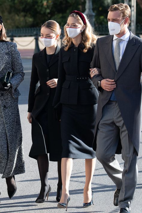 Beatrice Borromeo Style, Royal Family Outfits, Stylish Business Outfits, 60s Vintage Fashion, Andrea Casiraghi, Beatrice Borromeo, Woman In Suit, Dark Academia Fashion, Estilo Real