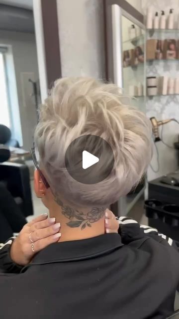 Short White Hair, Hairstyles Pigtails, Edgy Pixie Haircuts, Over 60 Hairstyles, Beach Hairstyles Medium, Caramel Highlights, Pool Hairstyles, Blonde Pixie Cuts, Summer Dresses For Wedding Guest