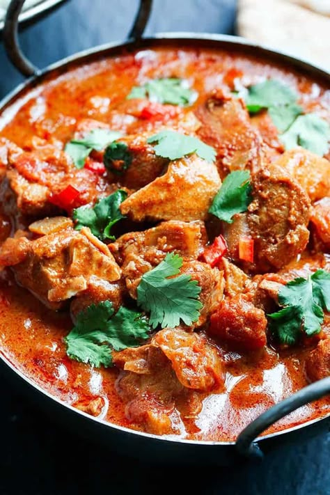 SLOW-COOKED SPICY CHICKEN CURRY. A simple made-from-scratch curry, slow cooked to intensify the heat and flavour. #Recipe #Chicken #Curry #SlowCooker #Crockpot #spicycurry #chickencurry Chicken Curry Crockpot, Slow Cooker Curry Recipes, Chicken Breast Curry, Chicken Recipes Instant Pot, Chicken Breast Slow Cooker, Slow Cooker Curry, Slow Cooker Chicken Curry, Poached Chicken Breast, Chicken Cooker