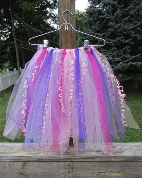 How To Make An Easy Princess Costume - Happy Family Art Homemade Princess Costume, Easy Diy Princess Costume, Toddler Fairy Costume Diy, Diy Fairy Costume Kids, Diy Fairytale Costume, Princess Diy Costume, Easy Princess Costume, Fairy Diy Costume, Princess Costumes Kids