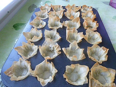 Filo Cups, Filo Pastry Recipes Savoury, School Art And Craft, Filo Pastry Recipes, Phyllo Dough Recipes, Children Food, Phyllo Cups, Marinated Vegetables, Confort Food