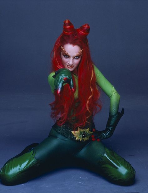 Uma Thurman Batman, Superman Live Wallpaper, Uma Thurman Poison Ivy, Poison Ivy Halloween Costume, Dc Poison Ivy, Batman And Robin 1997, Keaton Batman, Poison Ivy Batman, Batman Film