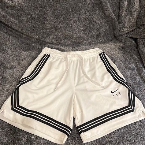 Nike Women’s Swoosh Fly Crossover Shorts Crossover Shorts, Crossover, Nike Women, Nike, Outfit Inspo, Plus Fashion, Pants, Fashion Trends, Closet