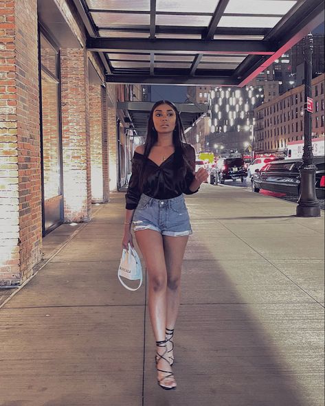 Denim Shorts Outfit Baddie, Outfits With Denim Shorts, Outfit Baddie, Denim Shorts Outfit, Nyc Manhattan, Clubbing Outfits, Silk Top, Manhattan, Balenciaga