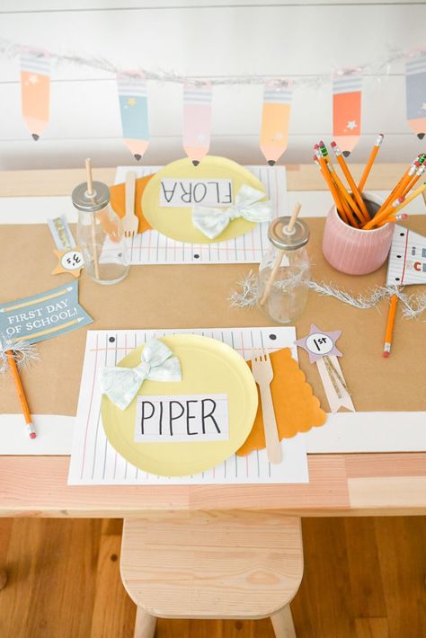 First Day Of School Table Decorations, First Day Of Homeschool Decorations, First Day Breakfast, First Day Of School Decor, Back To School Party Table Decor, Back To School Brunch For Kids, First Day Of School Classroom Decoration, Back To School Tablescape, First Day Of School Breakfast Ideas