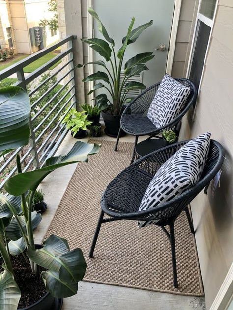 Black And White Balcony Decor, Balcony Gym, Tiny Balcony, Clean Decor, Home Hall Design, Apartment Living Room Design, Outdoor Balcony, Small Living Room Decor, Patio Makeover