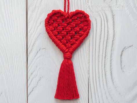 Macrame Heart Keychain, Macrame Keychain Tutorial, Diy Macrame Keychain, Keychain Tutorial, Macrame Heart, Heart Home Decor, T Craft, Diy Beaded Rings, Macrame Owl