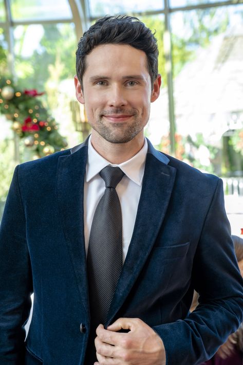 Find out more about the cast of the Hallmark Movies & Mysteries movie “A Godwink Christmas: Meant for Love“ starring Kathie Lee Gifford, Cindy Busby and Ben Hollingsworth. Ben Hollingsworth, Cindy Busby, Chris Mcnally, Wilson Bethel, Kathie Lee Gifford, Hallmark Mysteries, Virgin River, Hallmark Movie, Male Actors