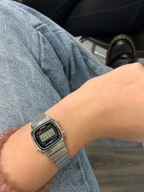 11:11 watchfaces Old Casio Watch, Aesthetic Watches For Women Vintage, Silver Casio Watch Aesthetic, Casio Watch Women Aesthetic, Casio Silver Watch Woman, Casio Vintage Watch Woman Silver, Digital Watch Aesthetic, Silver Watch Aesthetic, Casio Aesthetic