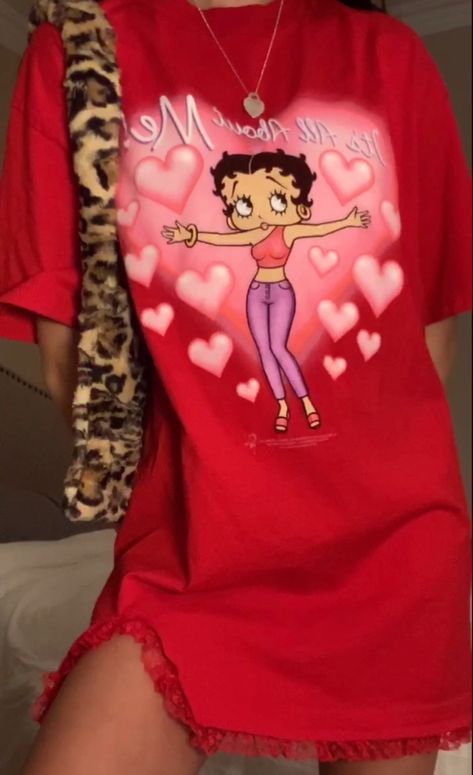 Handmade Betty Boop dress and a @wildbagsusa mini leopard bag Winter Fashion For Women, Nyc Fashion Winter, Betty Boop T Shirt, 2023 Outfits, Looks Country, Nyc Fashion, Winter 2023, Looks Vintage, Retro Outfits