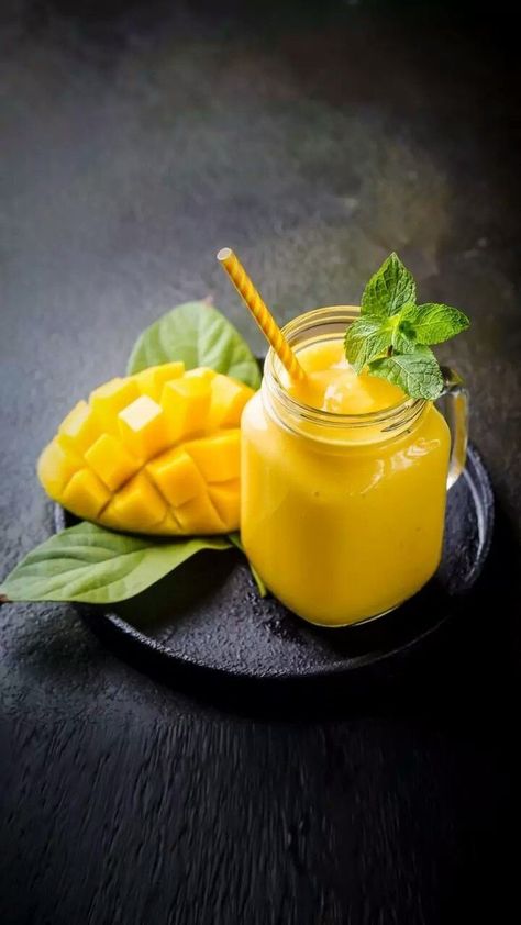 Fruit Juice Recipes, Mango Juice, Super Foods, Get Stronger, Food Drink Photography, Food Wallpaper, Health Smoothies, Mango Smoothie, Think Food