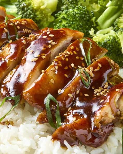 overhead shot of chicken teriyaki served over white rice with a side of broccoli, topped with sesame seeds and green onion Chicken Teriyaki Recipe Easy, Easy Teriyaki Sauce, Grilled Chicken Legs, Teriyaki Recipe, Japanese Chicken, Chicken Teriyaki Recipe, Chicken Teriyaki, Homemade Teriyaki Sauce, Dairy Free Eggs