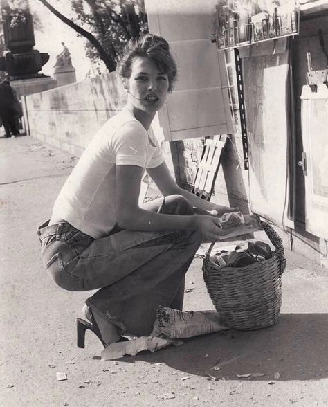 Style Jane Birkin, Jane Birken, Birkin Style, Jane Birkin Basket, Jane Birkin Style, Basket Style, Serge Gainsbourg, Jane Birkin, Carrie Bradshaw