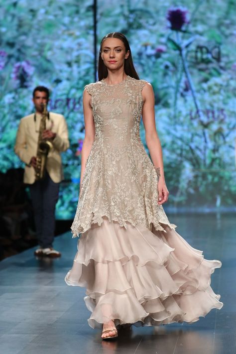 Anushree Reddy, Desi Wedding Dresses, India Fashion Week, Indian Gowns Dresses, Vogue India, Indian Gowns, Party Wear Lehenga, Designer Outfits, Designer Party Wear Dresses