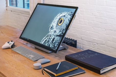 Microsoft Surface Studio, Retro Technology, Ideas Cuarto, Workspace Ideas, Architects Desk, Surface Studio, Desktop Setup, Cool Desktop, Ideas Room