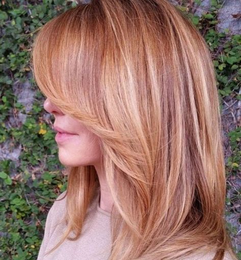 Layered Strawberry Blonde Hair, Strawberry Blonde Hair With Highlights, Strawberry Blonde Hair Ideas, Dark Strawberry Blonde Hair, Red Hair With Blonde Highlights, Dark Strawberry Blonde, Hair Shade, Hair With Blonde Highlights, Blonde Hair Ideas