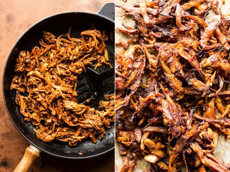 vegan pulled mushroom tacos filling (use veg broth or water as sub for oil) Enoki Mushroom Recipes, Mushroom Carnitas, Lazy Cat Kitchen, Mushroom Tacos, Cat Kitchen, Taco Fillings, Oyster Mushroom, Healthy Tacos, Vegetable Drinks