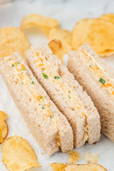 Cheese And Onion Sandwich, Mini Sandwiches Recipes, Onion Sandwich Recipe, Tea Party Sandwiches Recipes, Onion Sandwich, Food Sandwiches, Tea Party Sandwiches, Tea Sandwiches Recipes, Sandwich Fillers