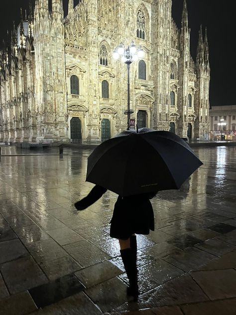 walking in milan at night while it rains Milan Aesthetic Night, Milan Aesthetic Fashion, Valeria Core, Milano Aesthetic, Milan Aesthetic, Milan Duomo, Milan City, Milan Cathedral, Living In Italy