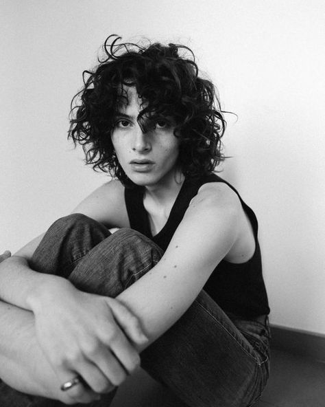 Louis Seriot, Genderfluid Haircut, Long Curly Hair Men, 70s Hair, Curly Hair Photos, Fluffy Hair, Curly Hair Men, Purple Eyes, Sirius Black