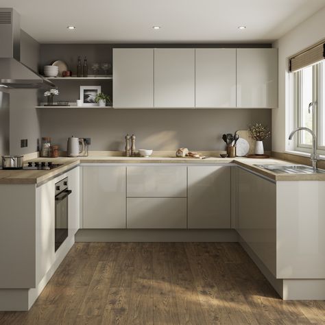 Kitchen Howdens, Handleless Kitchen Cabinets, Gloss Kitchen Cabinets, Cream Kitchen Cabinets, Howdens Kitchens, Taupe Kitchen, Kitchen Slab, Flatpack Kitchen, Gloss Kitchen