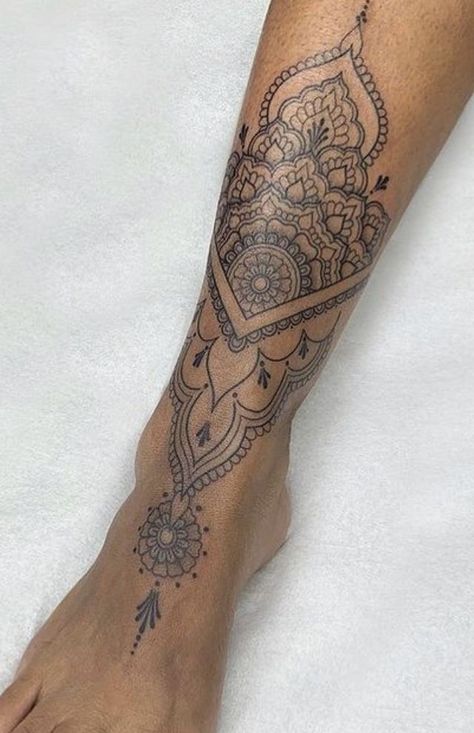 Tattoos For Black Skin Women, Women Foot Tattoos, Tattoos For Women Thigh, Mandala Foot Tattoo, Mandala Tattoo Leg, Bum Tattoo Women, Ankle Foot Tattoo, Mandela Tattoo, Toe Tattoos