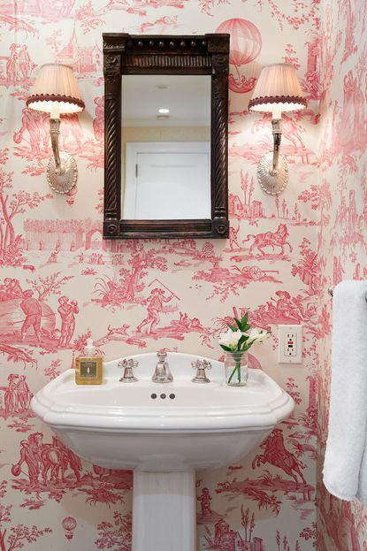 Nyc Condo, Park Avenue Apartment, Open Kitchen Layouts, Upper East Side Apartment, Toile Wallpaper, Katie Couric, Just Sold, Pink Bathroom, Upper East Side