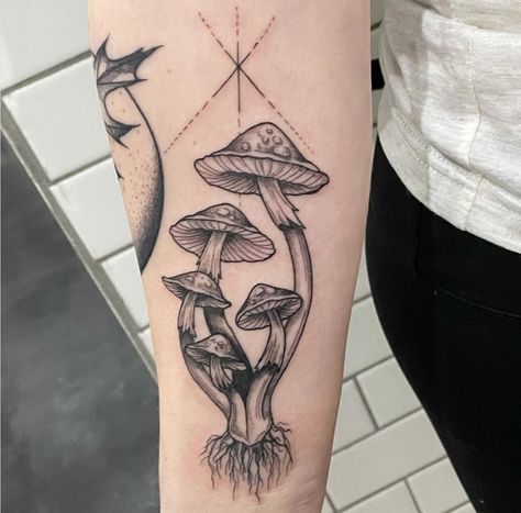 Whimsical Tattoos, Mushroom Tattoo, Bright Tattoos, Mystical Tattoos, Mushroom Tattoos, Stylish Tattoo, Female Tattoos, Geniale Tattoos, Men Tattoos