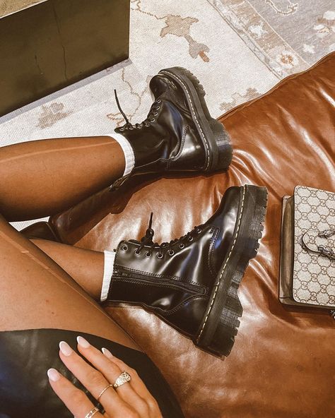 Kelsey Diprima, Doc Martens Aesthetic, Platform Boots Outfit, Platform Dr Martens, Techno Outfit, Dr Martens Jadon, Skirt Aesthetic, Doc Martens Boots, Fresh Shoes