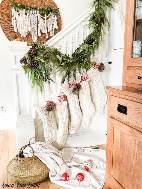 Hanging Stockings if You Have No Mantle - Wilson Homestead Staircase Stocking Ideas, Stockings On Staircase Banisters, Christmas Stockings On Stair Railing, Stockings On Banister, Stockings On Staircase, Christmas Banister, Holiday Diy Decor, Christmas Reef, Christmas Stairs