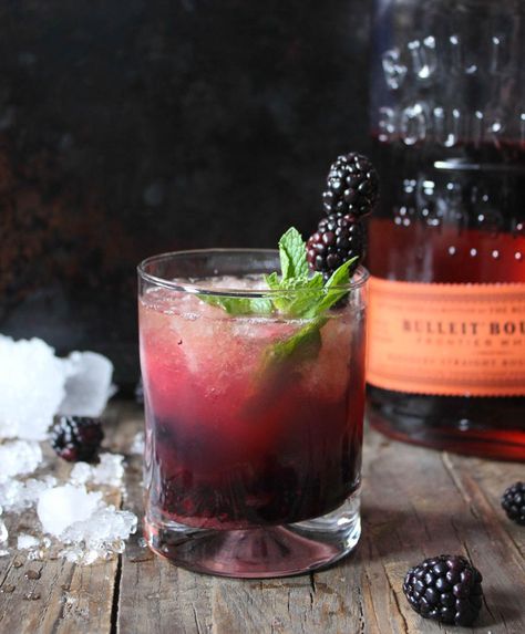 This Blackberry Whiskey Smash topped off with wheat beer is a total game changer! Good Whiskey Drinks, Blackberry Whiskey, Whisky Cocktail Recipes, Blackberry Cocktail, Whiskey Smash, Cocktail Recipes Whiskey, Whisky Cocktail, Whisky Cocktails, Whiskey Cocktail