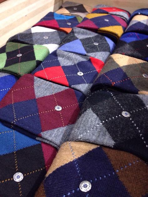 Suit Socks, Burlington Socks, Gentleman Outfit, Argyle Socks, Man Dressing Style, Art Socks, Mens Dress Socks, Sock Game, Uk Brands