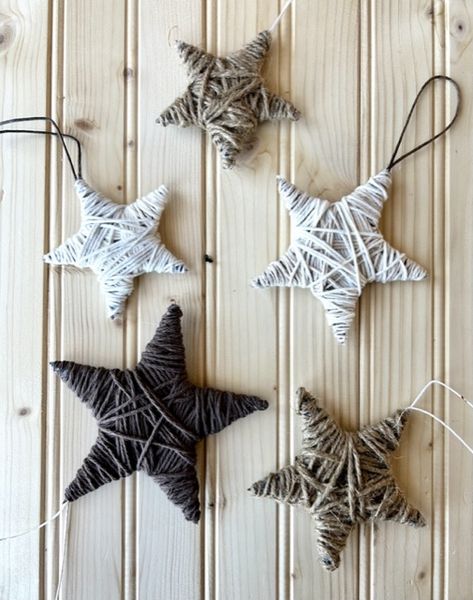 Wire Star Ornament Diy, Wooden Star Ornaments Diy, Star Ornaments Diy, Diy Christmas Deco, Children Crafts, Dollar Store Diy Organization, Holiday Inspo, Star Ornaments, Country Christmas Decorations