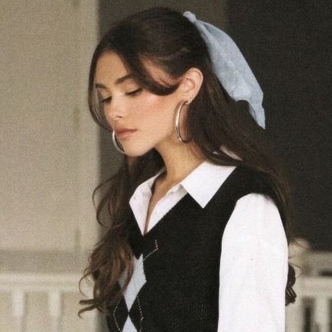 not mine Silence Between Songs, Madison Beer Icons, Beer For Hair, ماثيو ماكونهي, 50 Party, Madison Beer Style, Beer Icon, Madison Beer Outfits, Party Makeup Looks