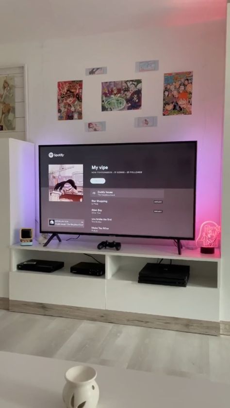 Tv In Room Bedroom Aesthetic, Big Tv Aesthetic, Tv Table Aesthetic, Tv Set Up Bedroom Aesthetic, Big Tv In Bedroom, Smart Tv Aesthetic, Bedroom Tv Ideas, Tv Bedroom Ideas, Tv Set Up