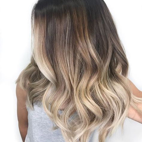 This Color placement was one of my Favorites 💕 Root Stretch Hair, Root Stretch Hair Blonde, Balayage Hair Bob, Balayage Hair Tutorial, Balayage Hair Blonde Short, Balayage Hair Blonde Medium, Balayage Hair Blonde Long, Balayage Hair Caramel, Dyed Hair Pastel