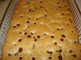 Joyful Living: Homemade Blonde Brownies Brownies With Chocolate Chips, Blondies Bars, Brownies With Walnuts, Ice Chocolate, Blonde Brownies, Chocolate Chip Blondies, Best Chocolate Chip Cookies Recipe, Chocolate Chip Brownies, Blondies Recipe