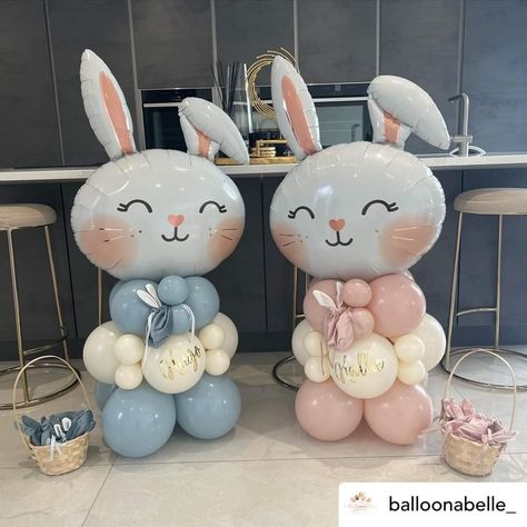 Easter Balloon Decor, Easter Theme Party, Balloon Bouquet Diy, Deco Ballon, Bunny Birthday Party, Bunny Party, Balloon Crafts, Balloon Ideas, Diy Balloon Decorations