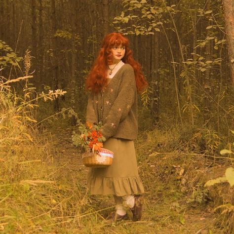 Cottage Core Dresses, Aesthetic Outfits Vintage, Aesthetic Fairy, Nature Autumn, Fairy Aesthetic, Aesthetic People, Hair Reference, Orange Hair, Character Aesthetic