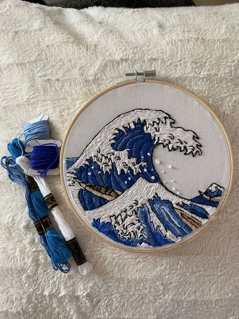 Koi Embroidery Patterns, Koi Embroidery, Embroidery Lessons, The Great Wave, Oversized Hoodies, Embroidered Throw Pillows, Handmade Embroidery Designs, 3d Embroidery, Embroidered Art