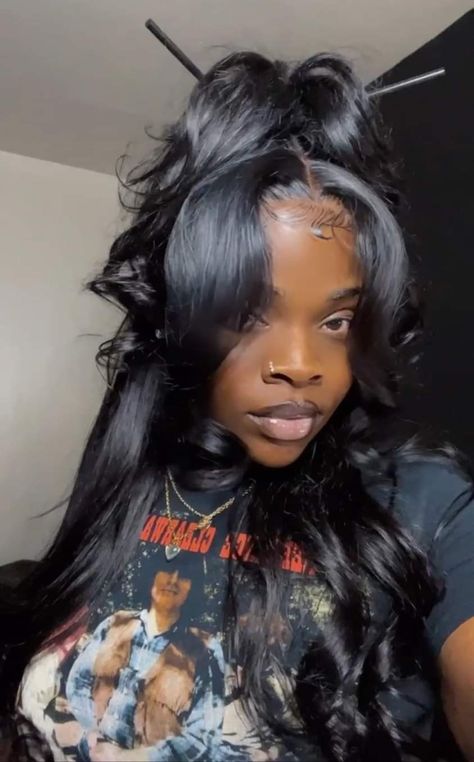 Wolf Cut Hair Black Women, Old School Hairstyles Black Women, Wigs Aesthetics, Different Hairstyles For Black Women, Wig Hairstyles Ideas Black Women, Cute Weave Hairstyles, Long Weaves, Frontal Wig Hairstyles, Classy Hairstyles