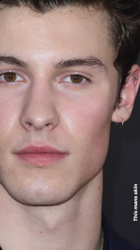 #ShawnMendes Rock Piercing, Men's Piercings, Shawn Mendes Wallpaper, Starburst Earrings, Gold Ear Cuff, Dear Future Husband, Ear Cuff Earings, Cuff Earrings, Shawn Mendes