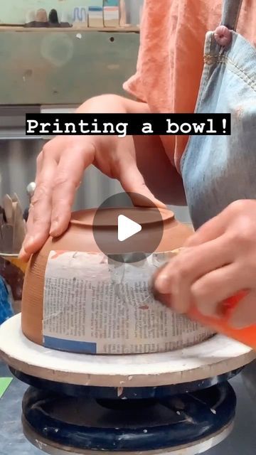 Sarah Murray on Instagram: "Bowls in the studio this week.Getting their printed surfaces.Its been a while since I’ve made any bowls and I was reminded of how satisfying they are to throw and trim. They look pretty cute too with the yoyo design! #sarahmurrayceramics#australianceramics#etsy#etsyau#yoyo#patchworklovers#yoyoquilt#fabriclovers#texture#pattern#printedsurface#everydayart" Pottery Bowl Ideas Design, Pottery Imprint Ideas, Large Pottery Bowls, Glazing Bowls, Pattern Ceramic, Diy Ceramics Ideas, Printing On Clay, Decorating Pottery Ideas, Clay Surface Design